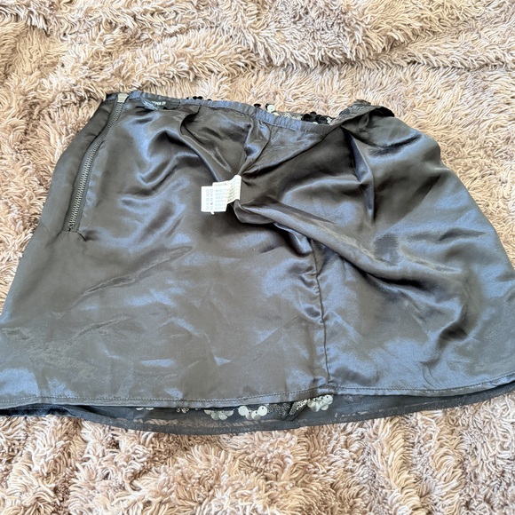 Forever 21 Silver sequin shimmer mini skirt - Picture 5 of 9
